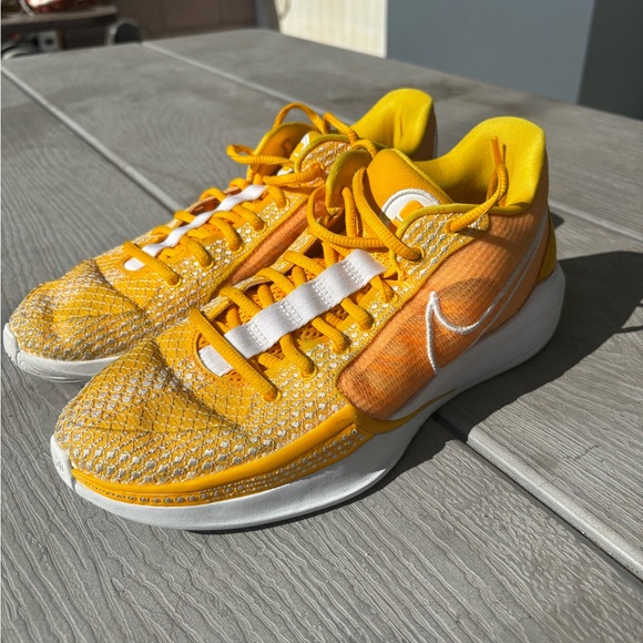 Athletic_Shoes